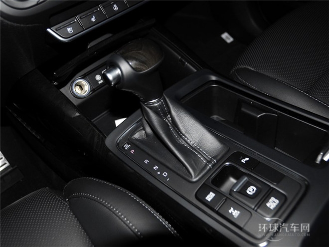 索蘭托L 2.4L GDI 汽油4WD尊貴版 7座