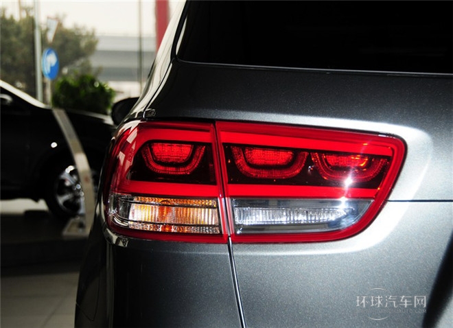 索蘭托L 2.4L GDI 汽油4WD尊貴版 7座