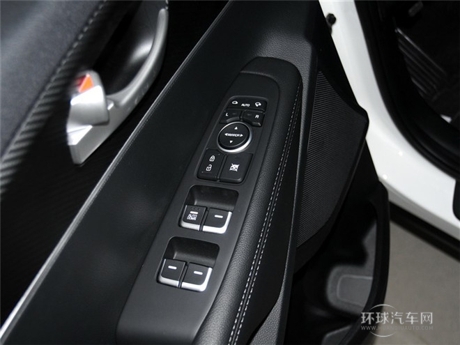 索蘭托L 2.4L GDI 汽油4WD運動版 5座