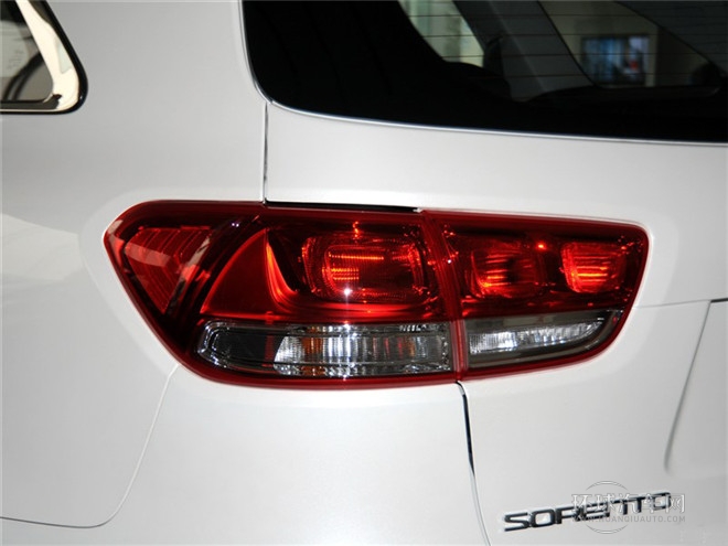 索蘭托L 2.4L GDI 汽油4WD運動版 5座