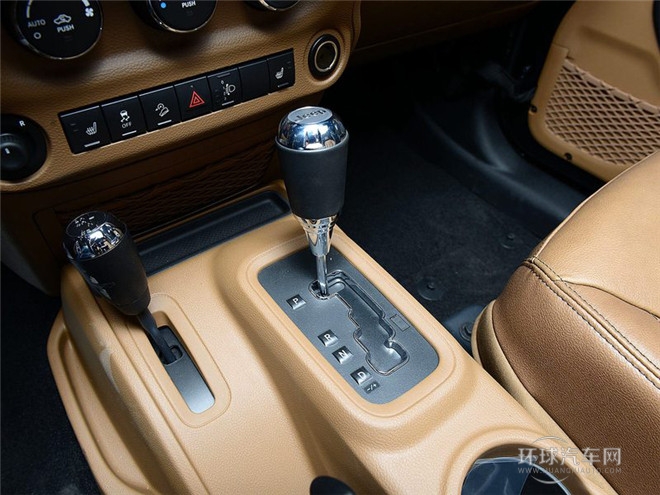 2015款 3.6L 四門版 Sahara