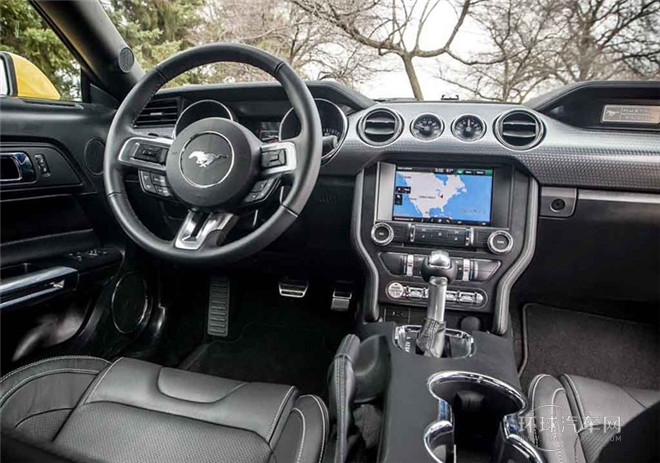 2015款 2.3T 運(yùn)動(dòng)版