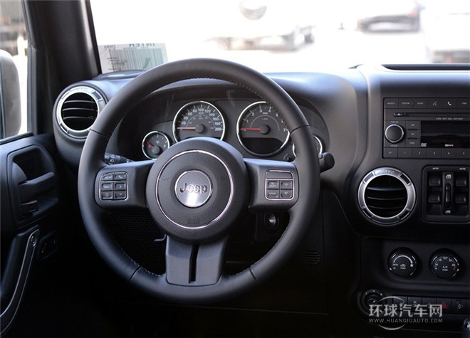 2015款 2.8TD 四門版 Sahara