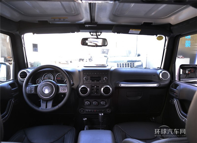 2015款 2.8TD 四門版 Sahara