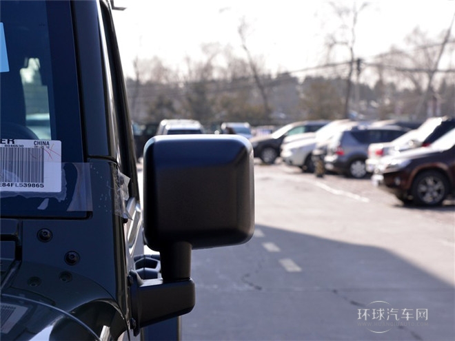 2015款 2.8TD 四門版 Sahara