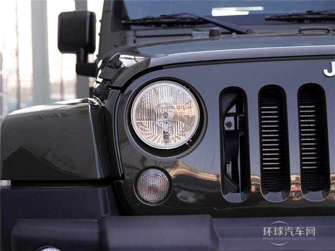 2015款 2.8TD 四門版 Sahara