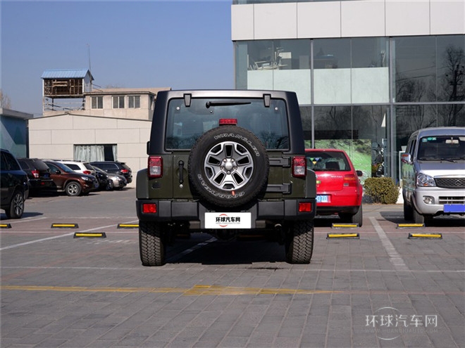 2015款 2.8TD 四門版 Sahara