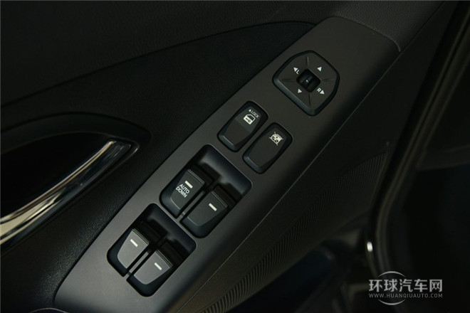 2015款 2.0L 手動兩驅舒適型 國V