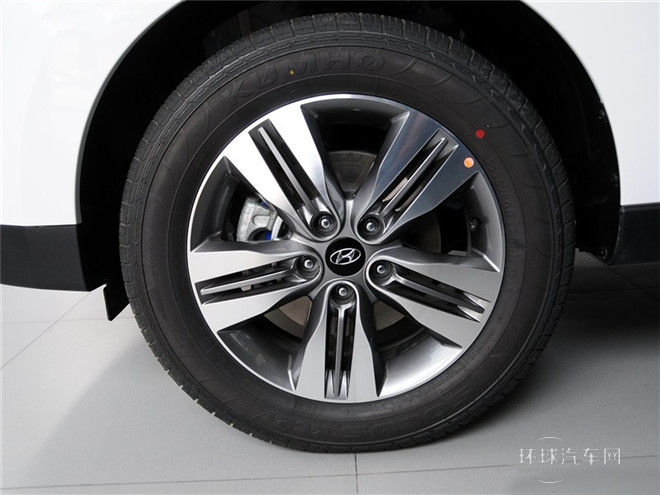 2015款 2.0L 自動兩驅(qū)領(lǐng)先型 國IV