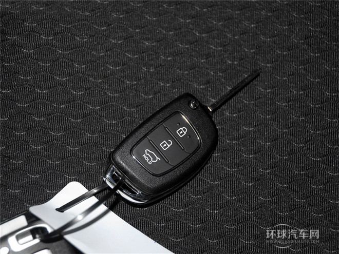 2015款 2.0L 自動兩驅舒適型 國IV