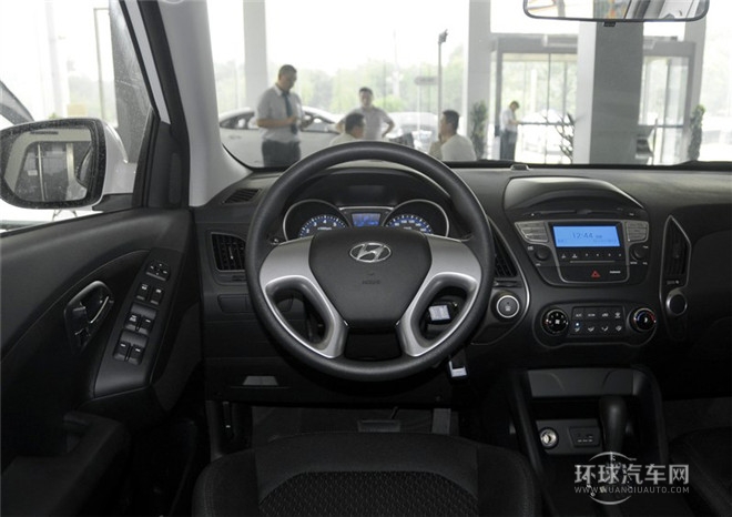 2015款 2.0L 自動兩驅舒適型 國IV