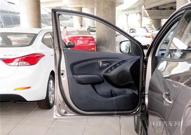 2015款 2.0L 自動(dòng)兩驅(qū)舒適型 國V