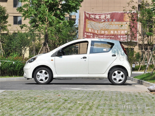 2015款 1.0L AMT 悅酷型