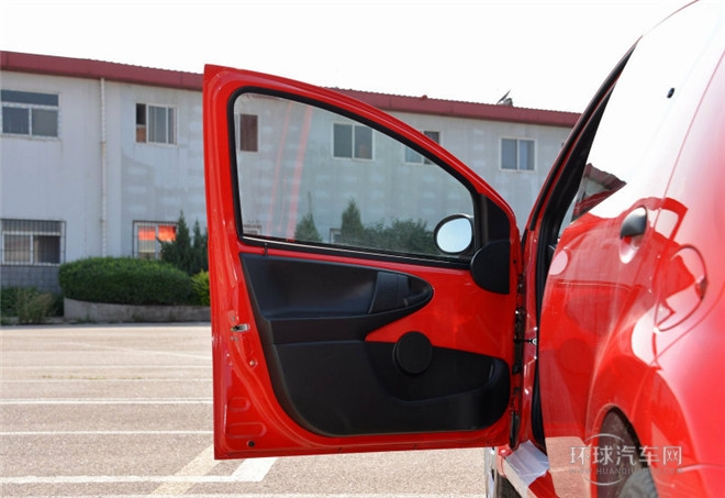 2015款 1.0L AMT 鉉酷型