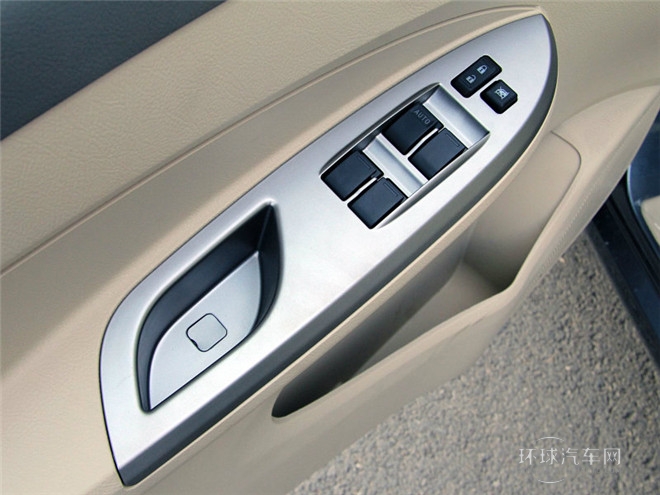 2015款 節(jié)能版 1.5L 手動(dòng)舒適型