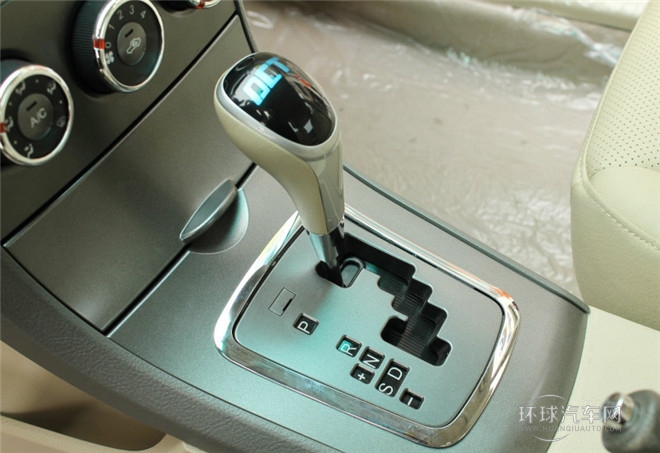 2015款 節能版 1.5L 自動尊貴型