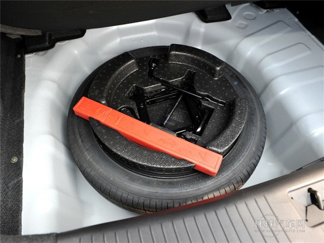 2015款 1.6L 自動(dòng)尊貴型