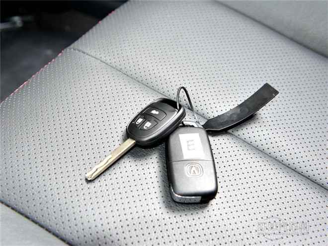 2015款 1.6L 自動(dòng)尊貴型