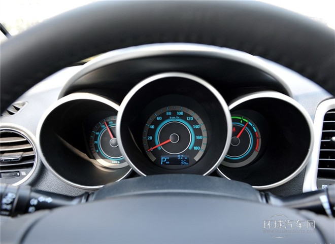 2015款 1.6L 自動(dòng)尊貴型