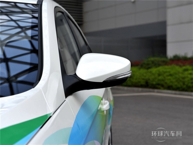 2015款 1.6L 自動尊貴型