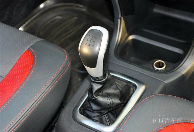 2015款 兩廂 1.4L 手動(dòng)理想型