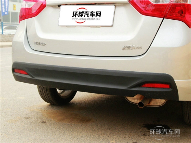 2015款 兩廂 1.5L 自動理想型