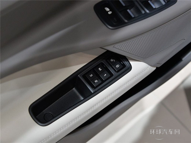 2015款 XE 2.0T 200PS R-SPORT