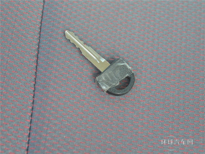 2015款 1.0L 手動經濟型