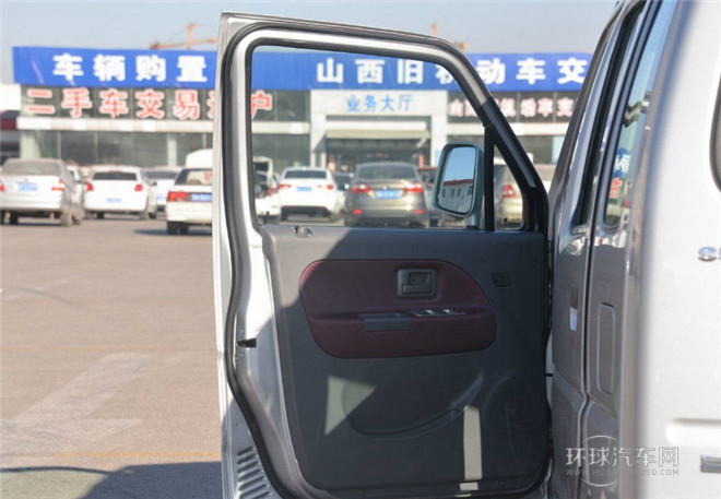 2015款 1.0L 手動經濟型