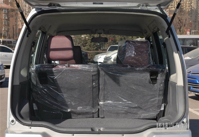 2015款 1.0L 手動經濟型