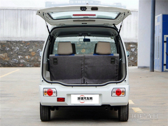 2015款 1.0L 手動舒適型