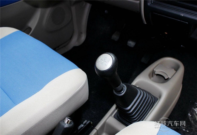 2015款 1.0L 手動舒適型