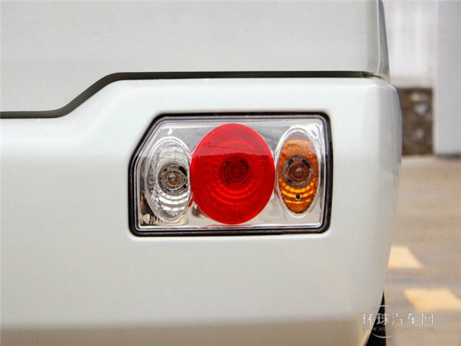 2015款 1.0L 手動舒適型