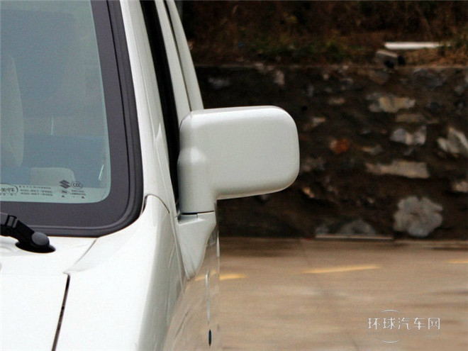 2015款 1.0L 手動舒適型