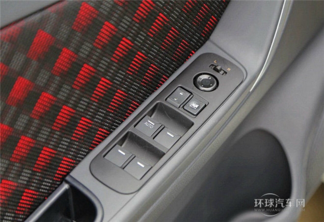 2015款 三廂 1.4L 手動理想型