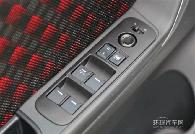 2015款 三廂 1.4L 手動夢想型