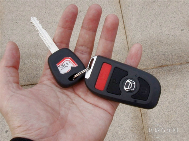 2015款 三廂 1.5L 自動理想型