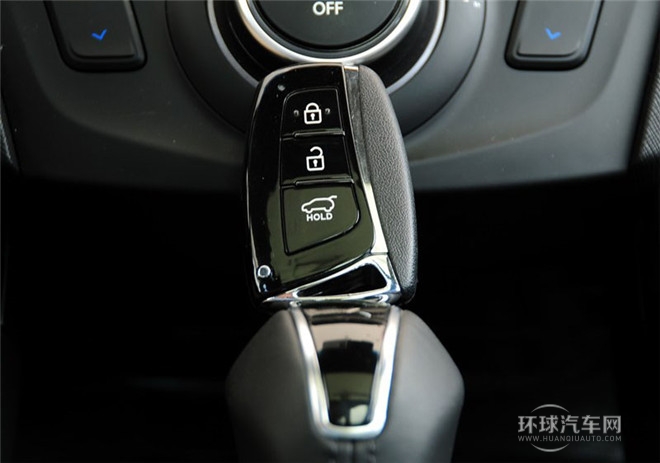 2015款 2.0T 自動四驅頂級型