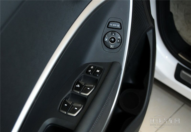 2015款 2.0T 自動四驅頂級型