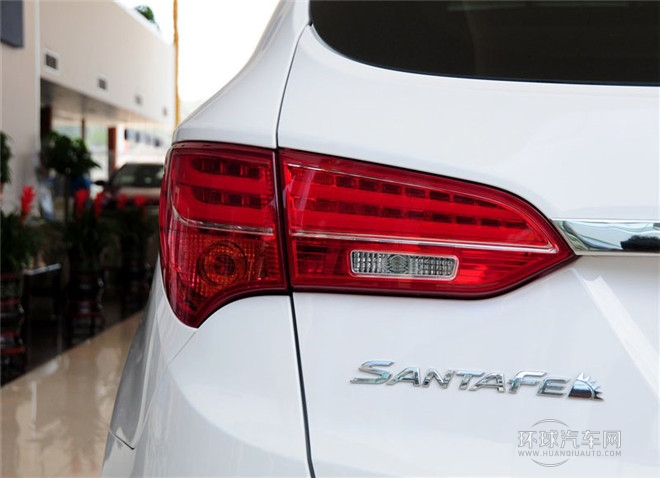 2015款 2.0T 自動四驅頂級型