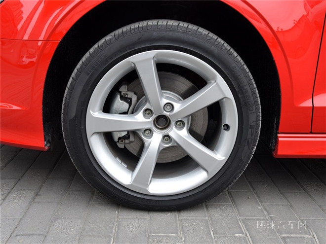 2015款 Limousine 45 TFSI S line 豪華型