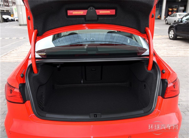 2015款 Limousine 45 TFSI S line 豪華型