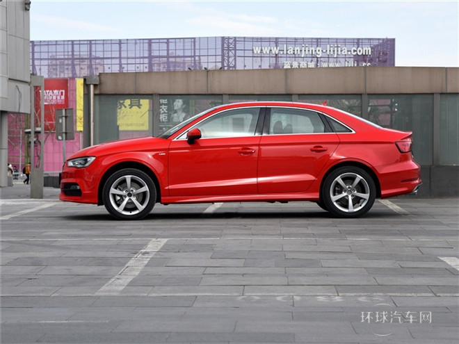 2015款 Limousine 45 TFSI S line 豪華型