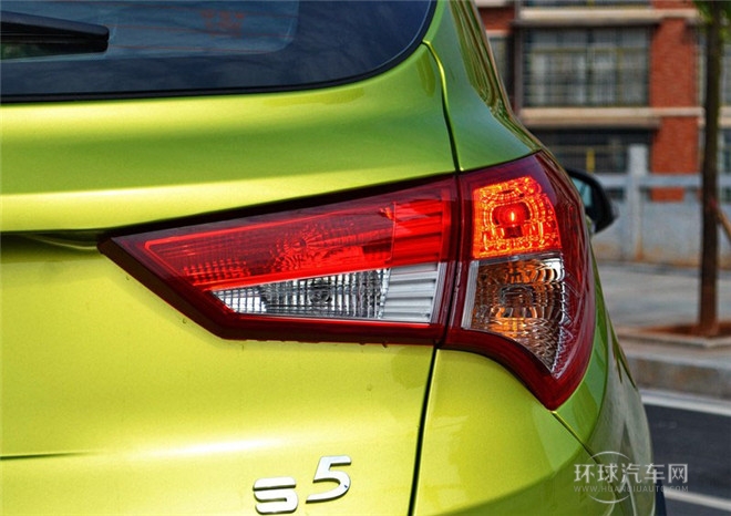 2015款 1.6L 手動智樂型