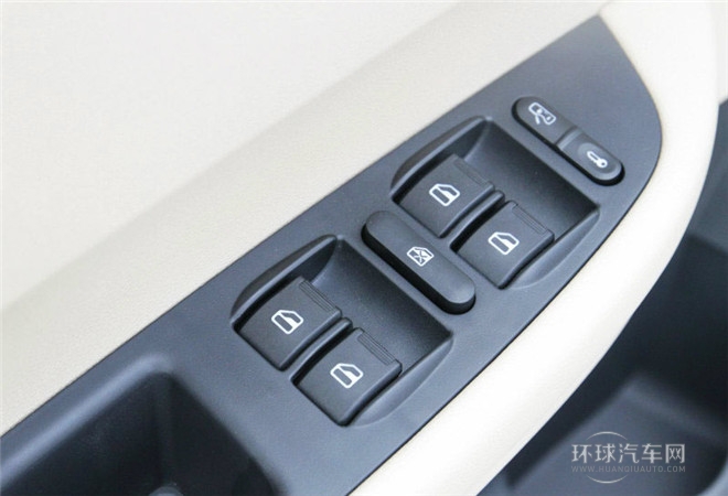 2015款 1.5L 手動趣尚版