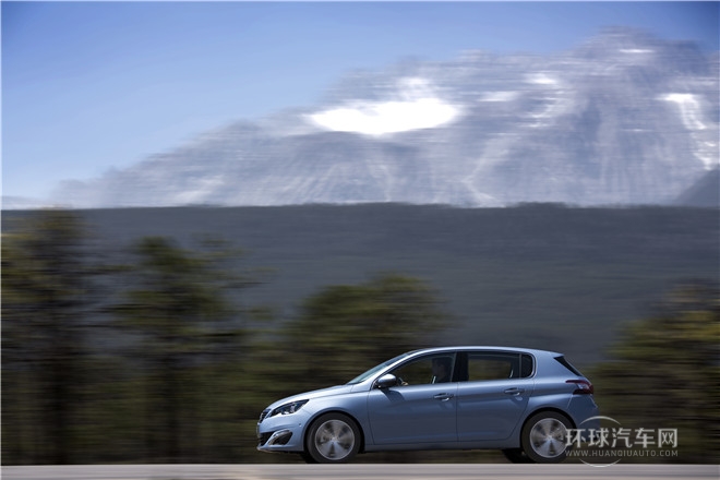 東風(fēng)標(biāo)致308S美圖