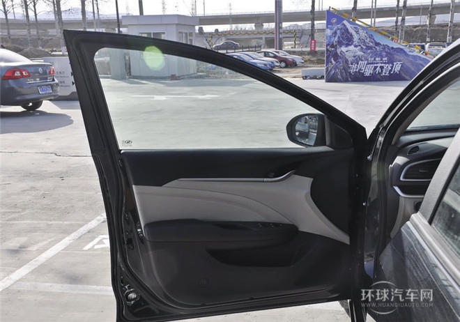 2015款 15N 手動進取型