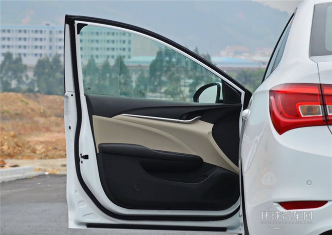 2015款 15N 自動精英型