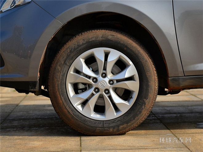 2015款 1.5T 手動創(chuàng)領版