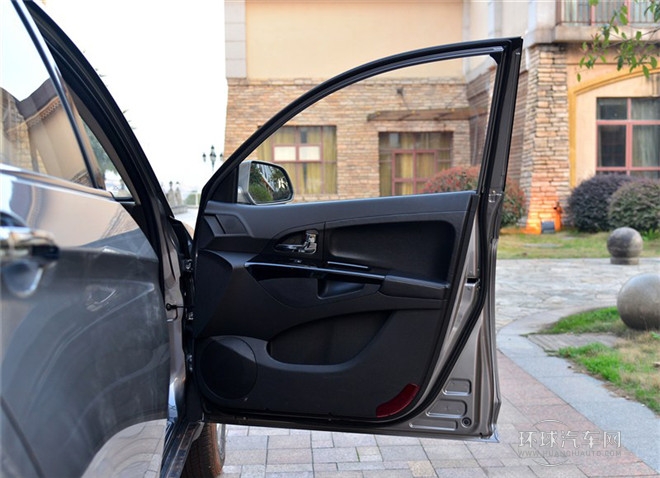 2015款 1.5T 手動創(chuàng)領(lǐng)版